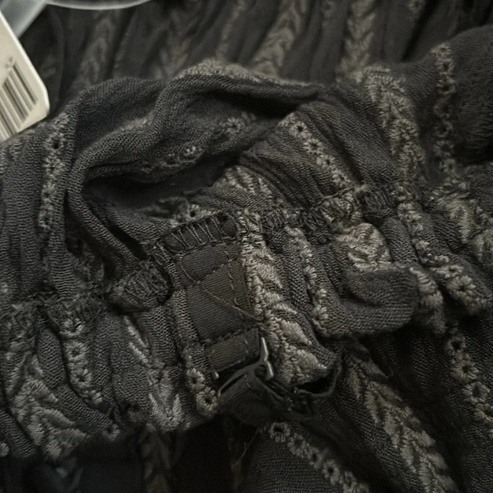 Urban Outfitters Floral Eyelet Cold Shoulder Crop Embroidered Top - Picture 7 of 11